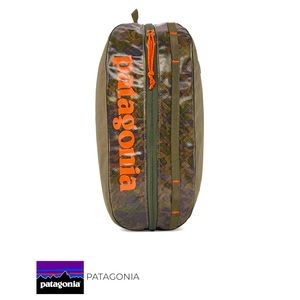 Patagonia “Black Hole” Medium (Used once)